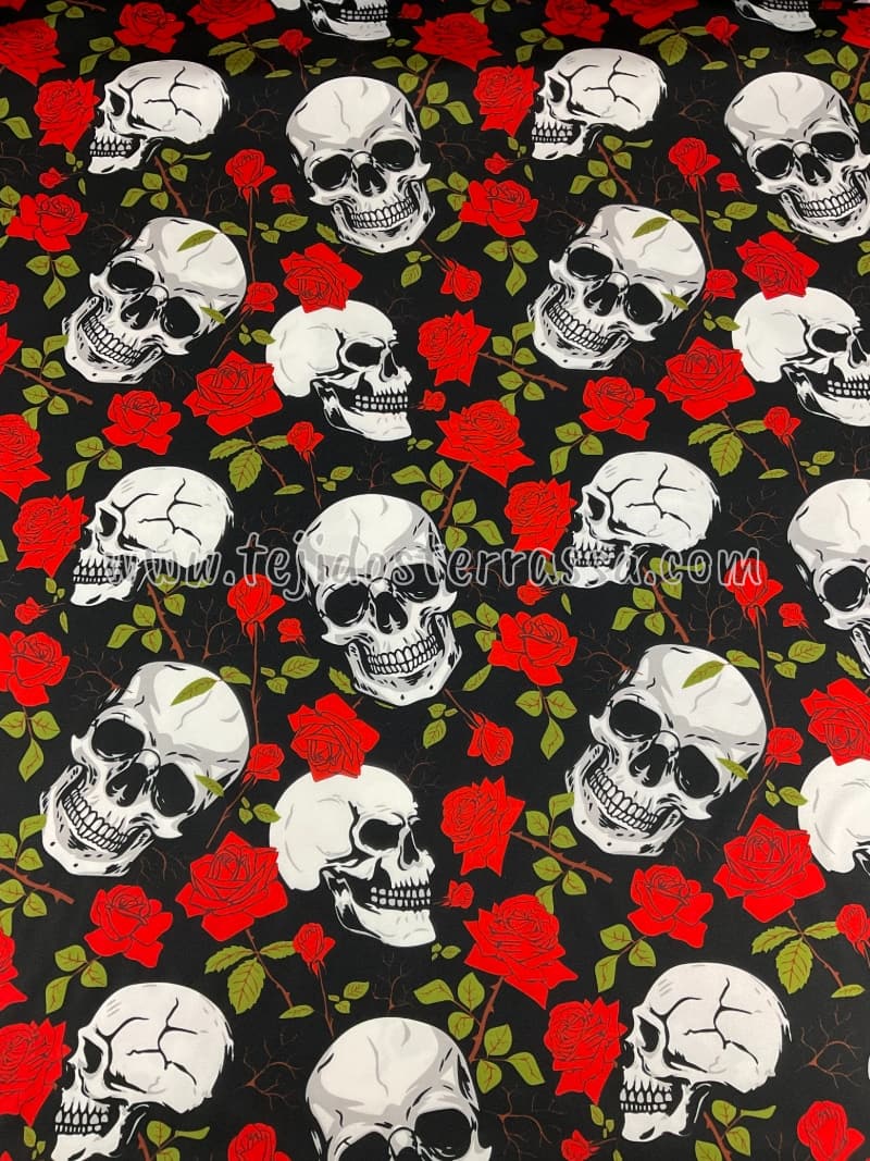 Strech estampado calaveras y rosas