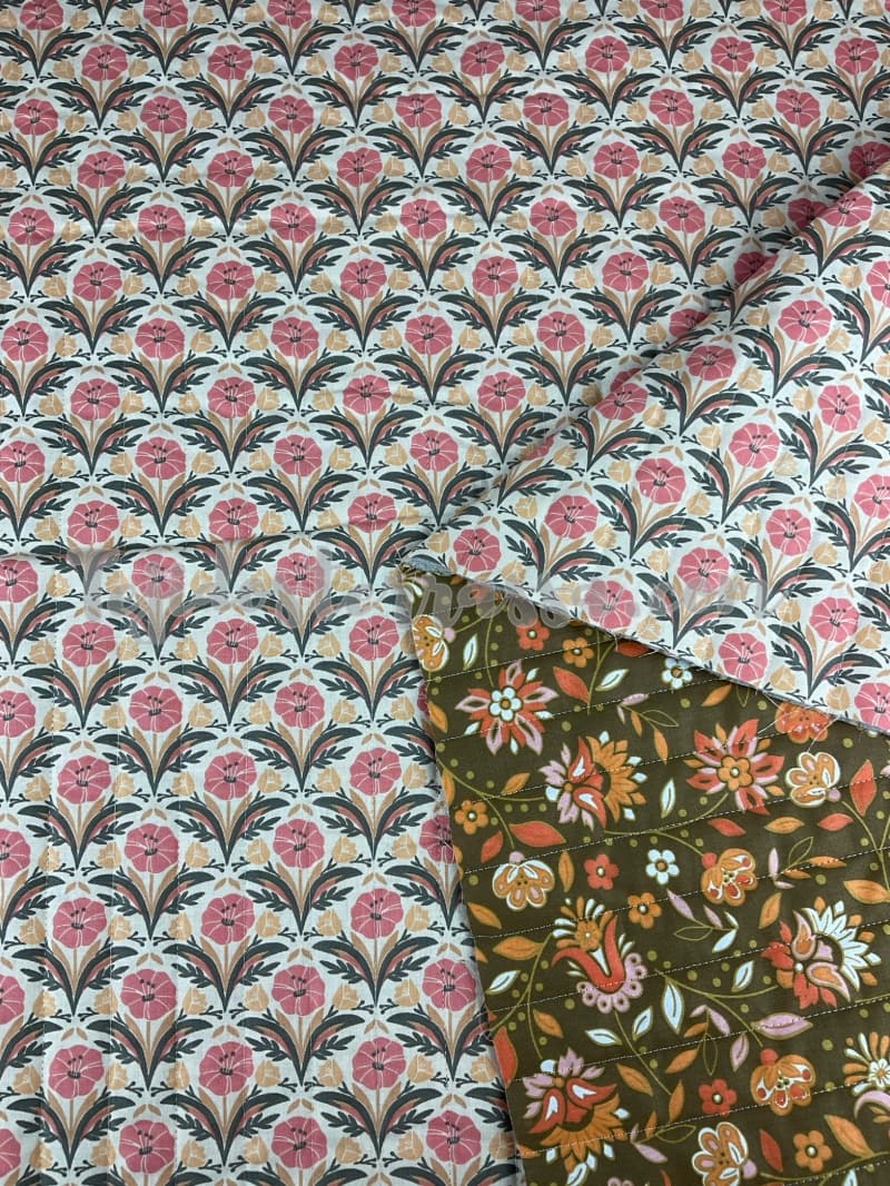 Acolchado reversible Florecitas crudo/marrón trozos