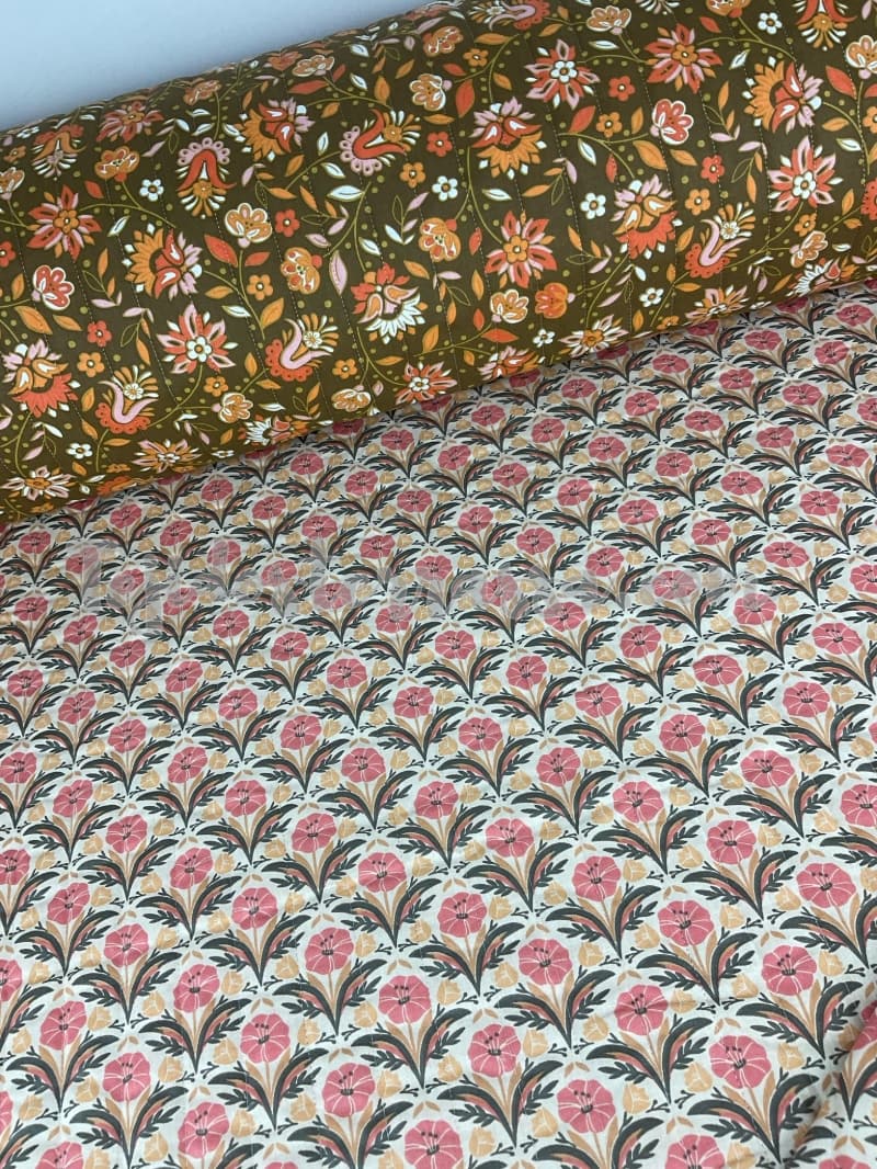 Acolchado reversible Florecitas crudo/marrón trozos