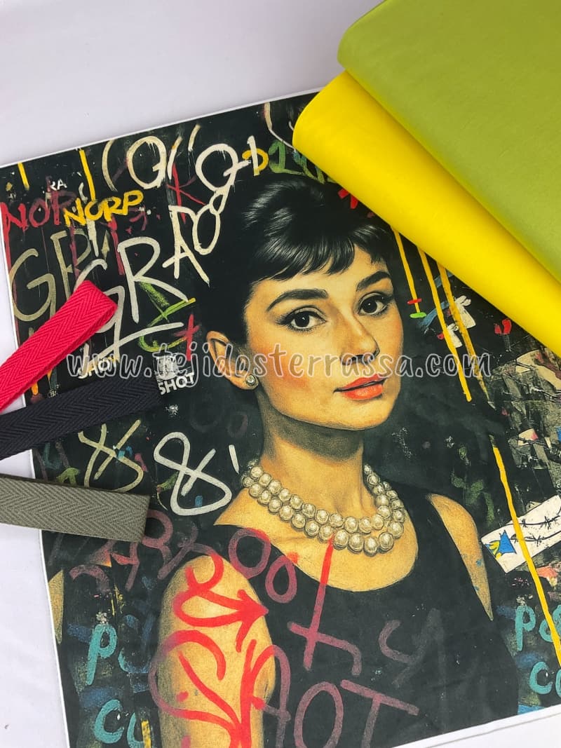 Velvet Panel Audrey Hepburn