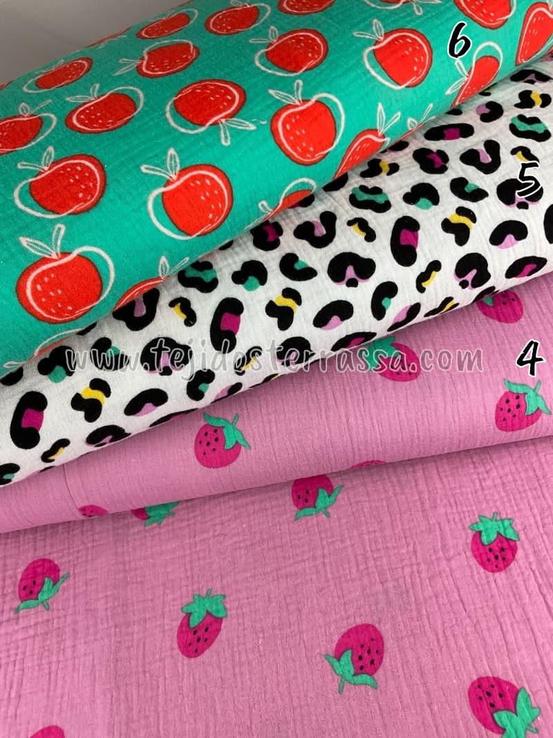 Muselina estampada Fresas, Animal print y Manzanas
